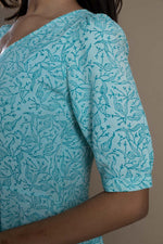 Load image into Gallery viewer, Blue Block Print Maxi Dress