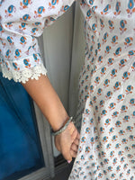 Load image into Gallery viewer, Paisley Hand-Block Print Kurti and Pant
