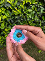 Load image into Gallery viewer, Pink tulip crochet scrunchie
